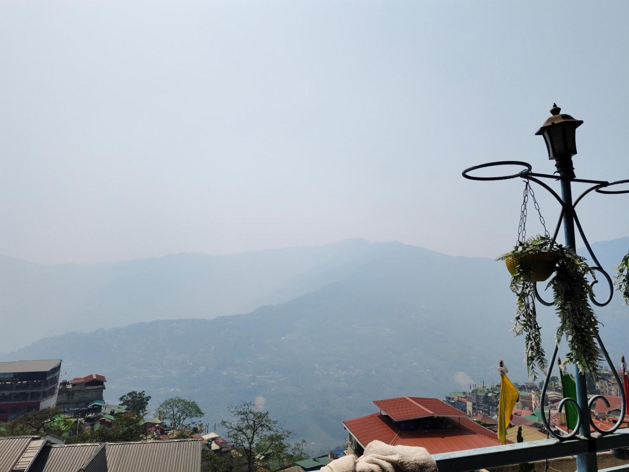 Hotel Lhonark Residency Gangtok Esterno foto